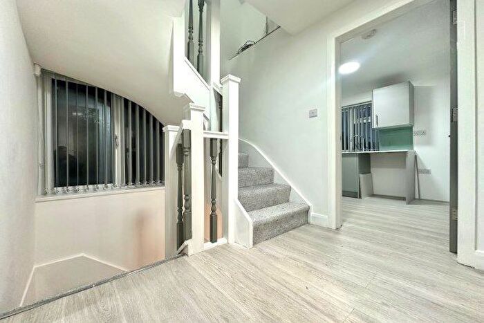 3 Bedroom Flat To Rent In Woodwells Road, Birmingham, B8