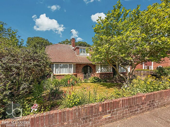 4 Bedroom Chalet For Sale In Magazine Farm Way, Colchester, CO3