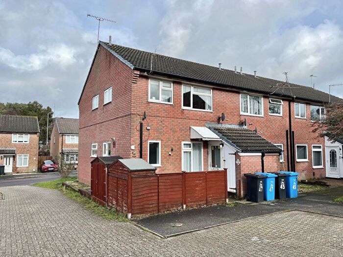 1 Bedroom Flat For Sale In Hooke Close, Poole, BH17