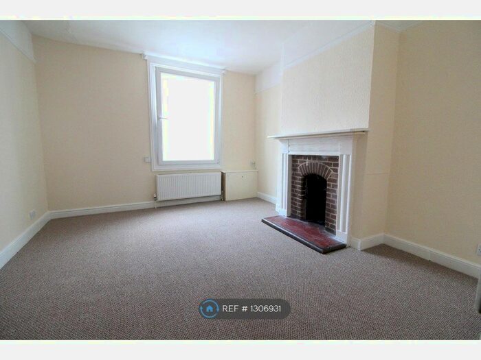 2 Bedroom Flat To Rent In White Lion Court, King's Lynn, PE30