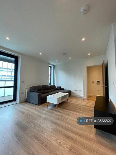 1 Bedroom Flat To Rent In Deauvile Close, London, E14