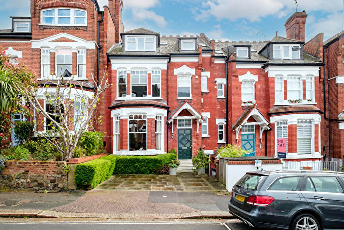 6 Bedroom House For Sale In Church Crescent, London, N10