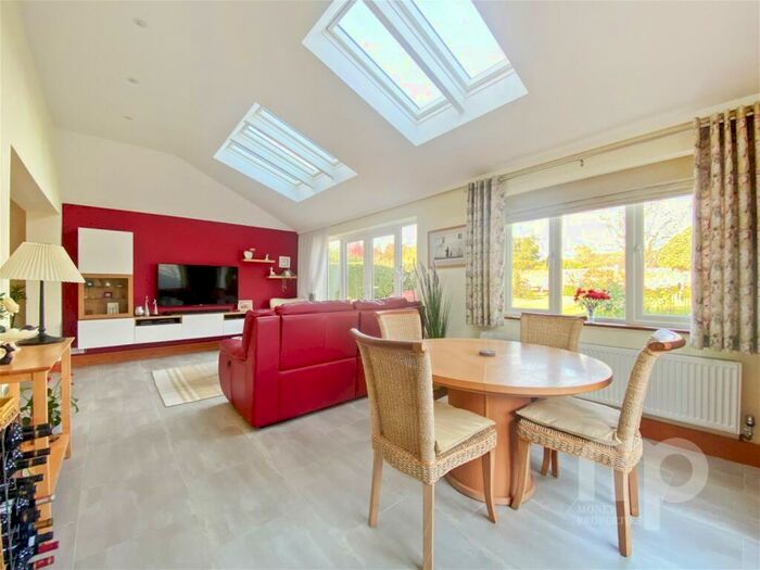 4 Bedroom Chalet For Sale In Chapel Lane, Wymondham, NR18