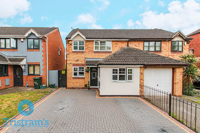 3 Bedroom Semi-Detached House For Sale In Hotspur Drive, Colwick, NG4
