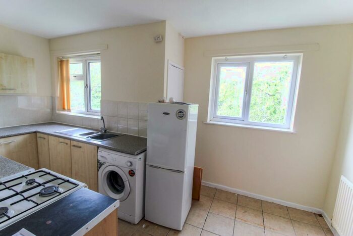 2 Bedroom Apartment To Rent In Silverdale, Clifton, M27