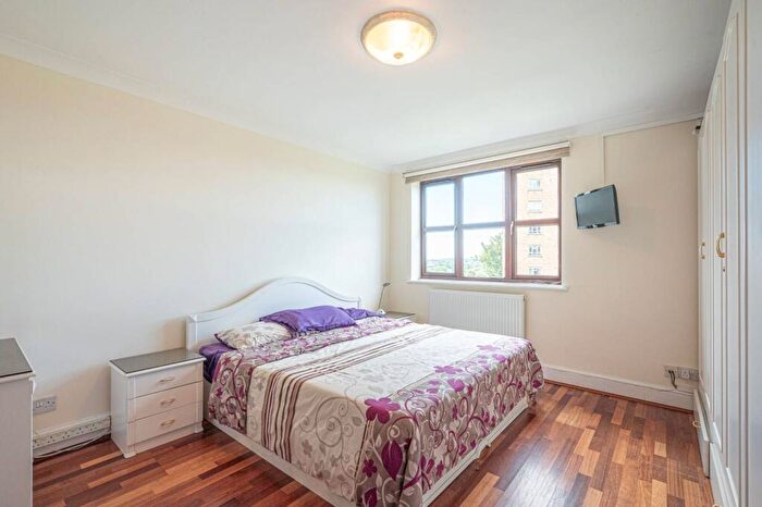3 Bedroom Flat For Sale In West Heath Road, Hampstead, London, NW3