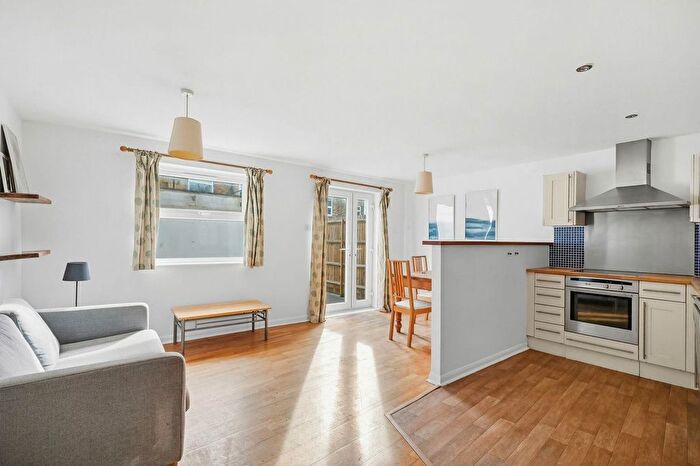 2 Bedroom Flat For Sale In Gilden Crescent, Chalk Farm, NW5