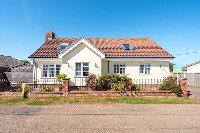 3 Bedroom Detached House For Sale In Long Beach Estate, Hemsby, NR29