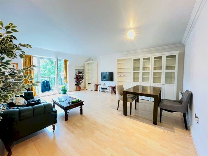 2 Bedroom Apartment To Rent In Carolina Court, Hoptree Close, London, N12