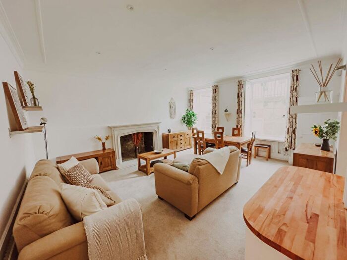 2 Bedroom Flat To Rent In Portland Terrace, Bath, BA1