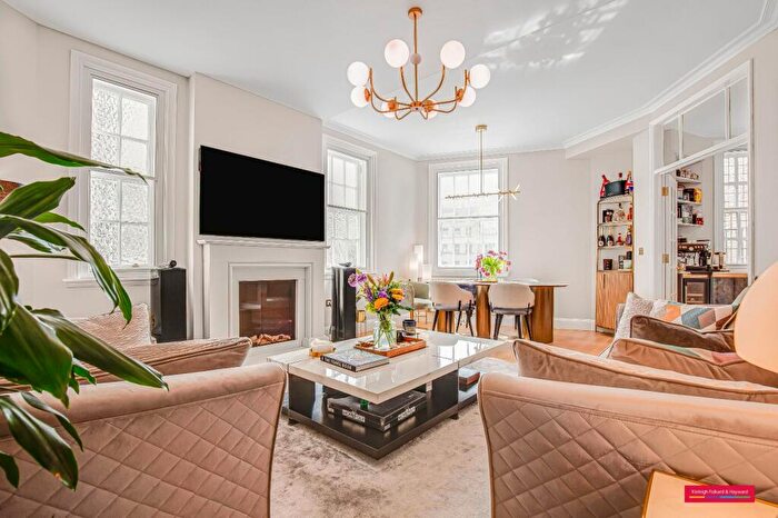 2 Bedroom Flat For Sale In Baker Street, London, NW1