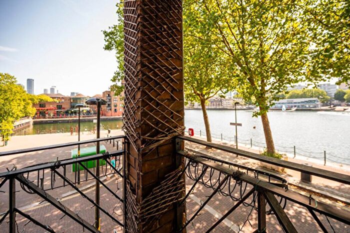 2 Bedroom Flat To Rent In Brunswick Quay, Rotherhithe, London, SE16