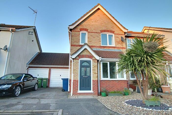 2 Bedroom End Of Terrace House To Rent In Camargue Drive, March, PE15