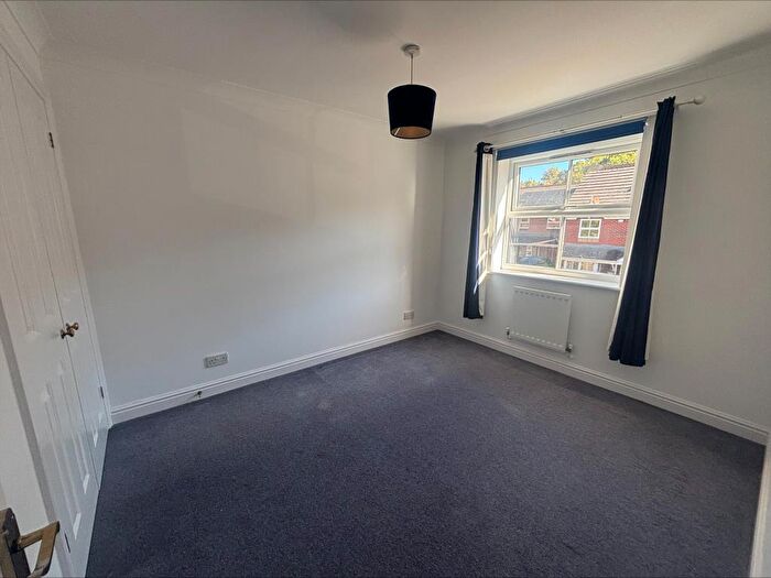 4 Bedroom Detached House To Rent In Rhigos, Emmer Green, RG4