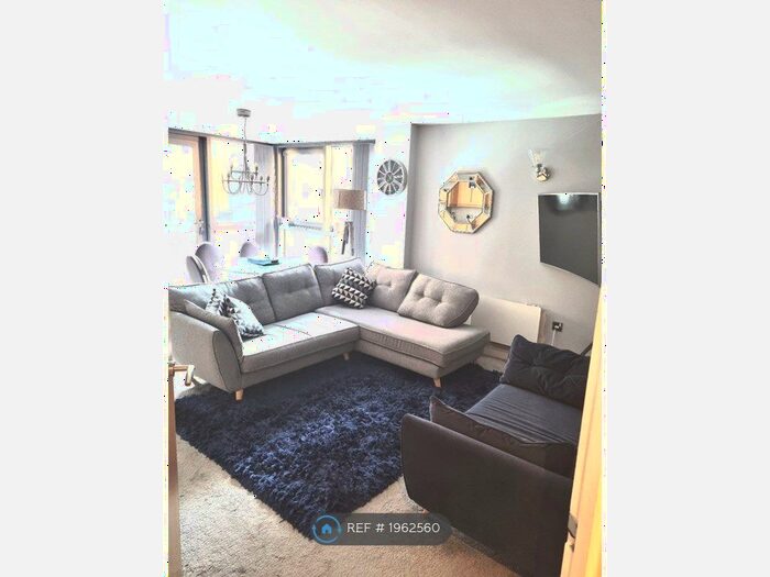 2 Bedroom Flat To Rent In Velocity South City Walk, Leeds, LS11