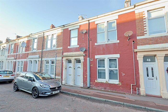 2 Bedroom Flat To Rent In Ripon Street, Gateshead, NE8