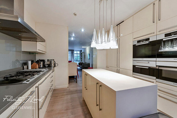 2 Bedroom Apartment To Rent In Dallington Square, London, EC1V