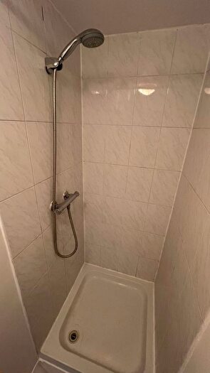 1 Bedroom Flat To Rent In Hammersmith Road, London, W14