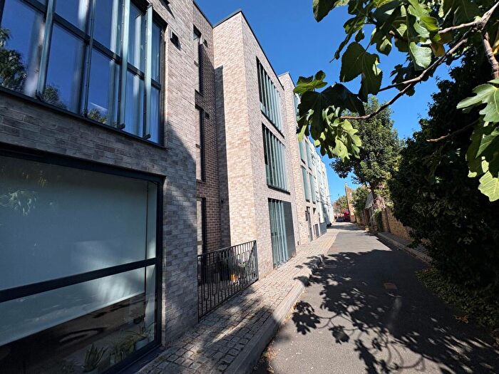 1 Bedroom Apartment To Rent In Rowe Lane Hackney, London, E9