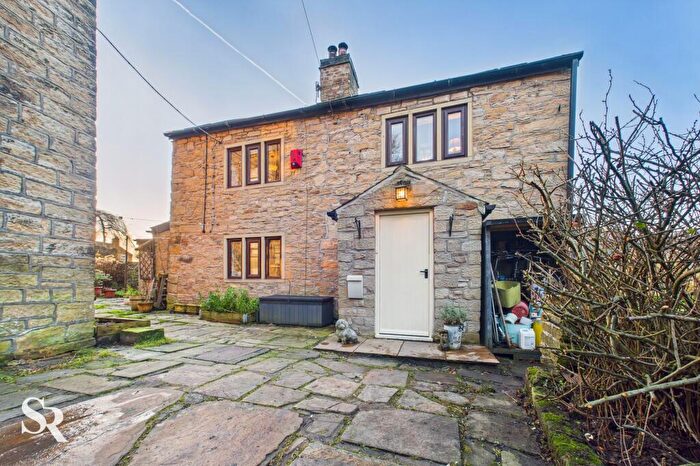 2 Bedroom Cottage For Sale In Glossop Road, Little Hayfield, SK22