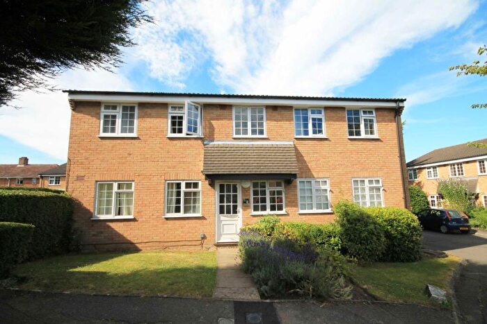 1 Bedroom House To Rent In Minstrel Gardens, Surbiton, KT5
