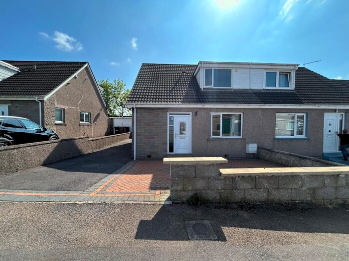 3 Bedroom Semi-Detached House To Rent In Deemount Gardens, Ferryhill, Aberdeen, AB11