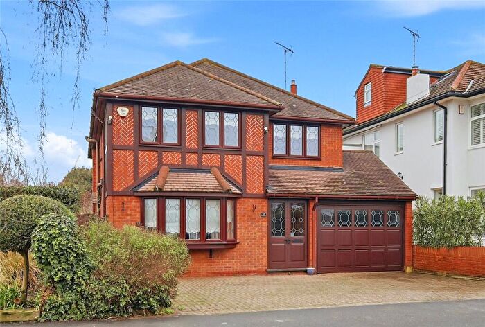 4 Bedroom Detached House For Sale In Colbert Avenue, Thorpe Bay, Essex, SS1