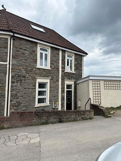 3 Bedroom Flat To Rent In Douglas Road, Bristol, BS7