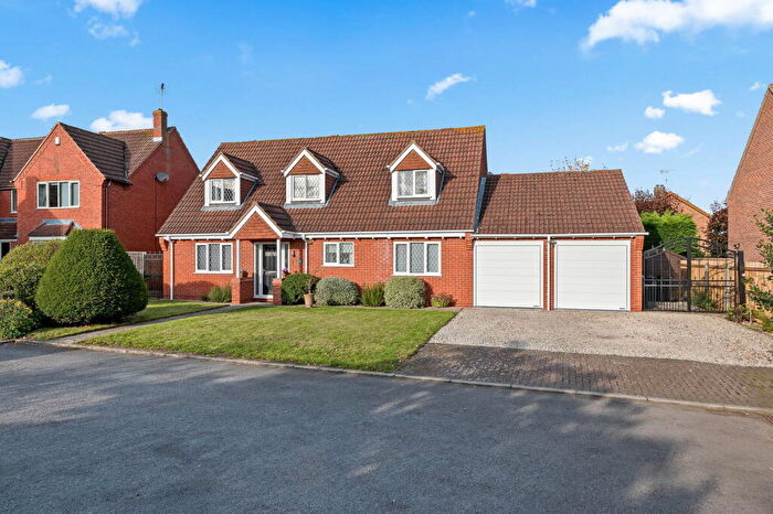 4 Bedroom Detached House For Sale In Manor Farm Close, Rolleston, NG23
