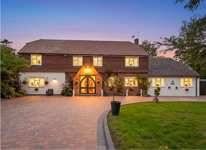 7 Bedroom Detached House For Sale In The Hatch, Windsor, SL4