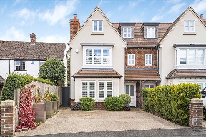 4 Bedroom Semi-Detached House For Sale In Blenheim Drive, North Oxford, OX2