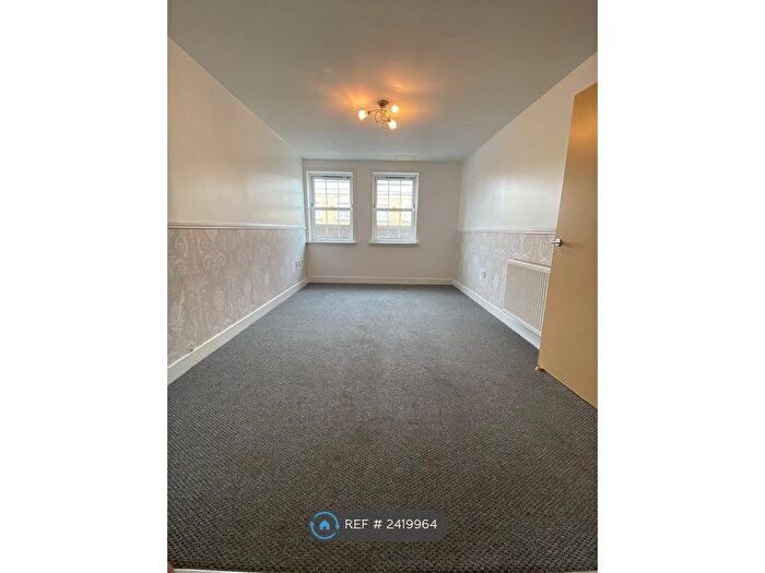 2 Bedroom Flat To Rent In Sandlewood Court, Maidstone, ME16