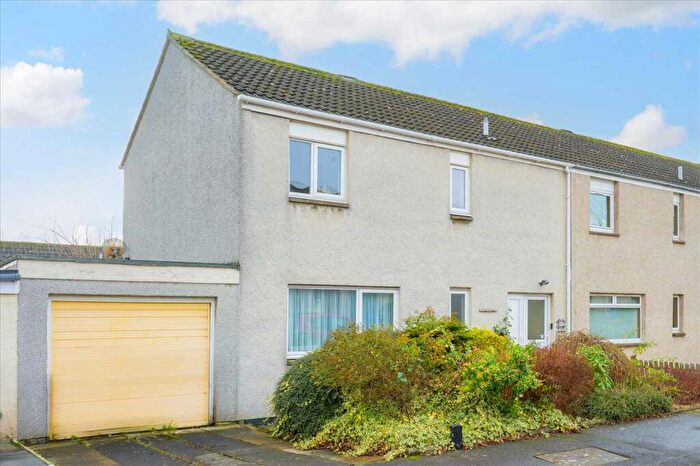 3 Bedroom Semi-detached Villa For Sale In Inchview Gardens, Dalgety Bay, KY11