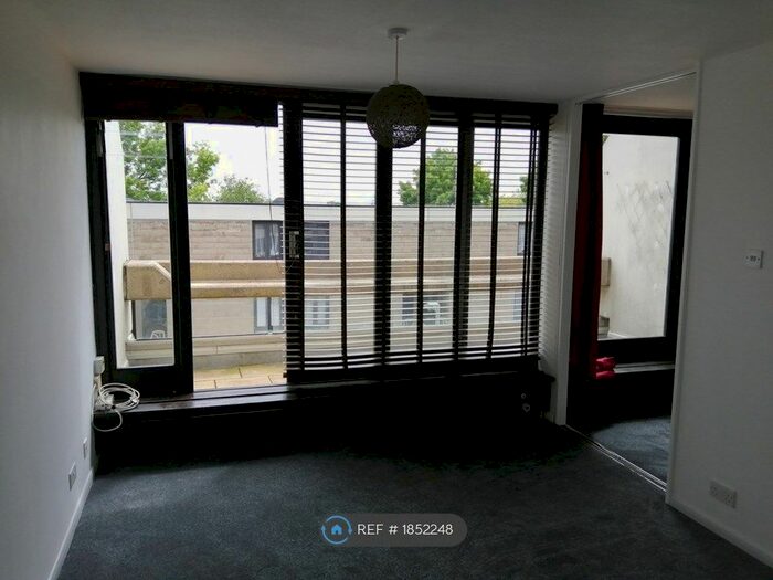 1 Bedroom Flat To Rent In Lulot Gardens, London, N19