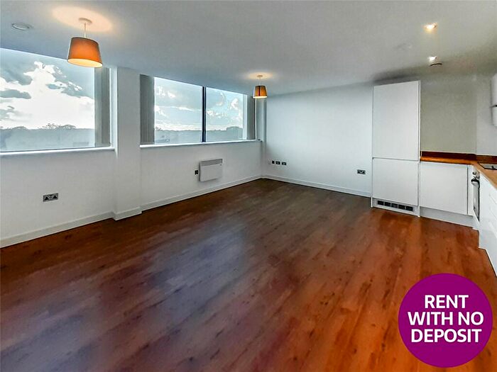 2 Bedroom Flat To Rent In Ashton Lane, Sale, Greater Manchester, M33