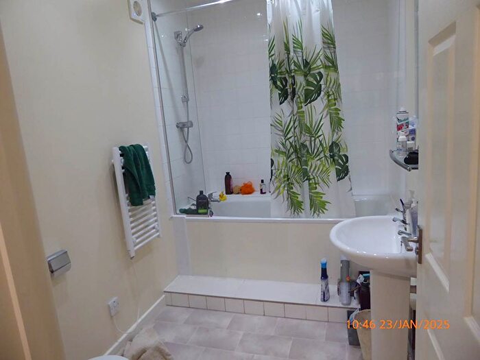 1 Bedroom Flat To Rent In Lammas Street, Carmarthen, SA31