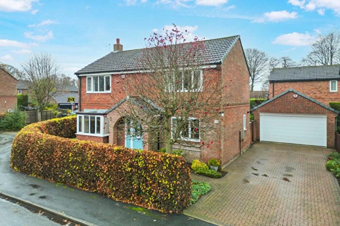 4 Bedroom Detached House For Sale In Plane Tree Avenue, Leeds, West Yorkshire, LS17