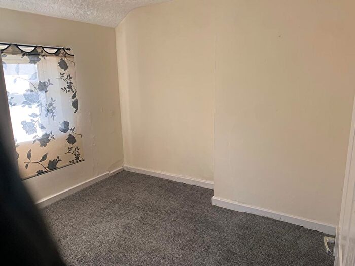 2 Bedroom Semi-Detached House To Rent In Green Park Road, Dudley, DY2