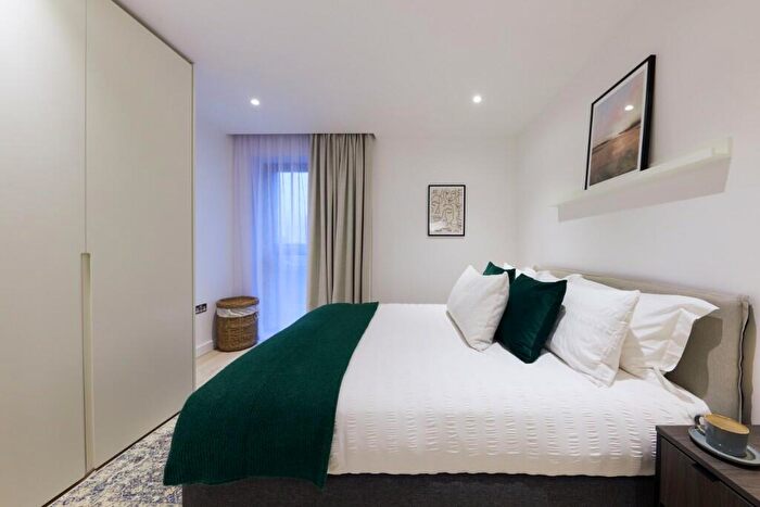 2 Bedroom Apartment To Rent In New Drum Street, London, E1