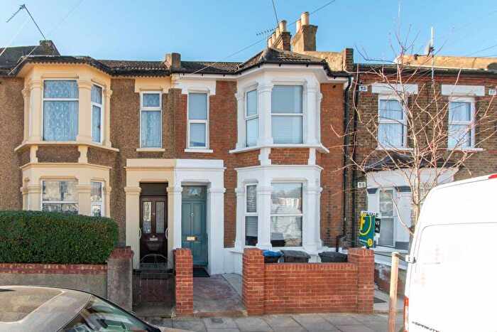 4 Bedroom House To Rent In Strode Road, Willesden Green, London, NW10