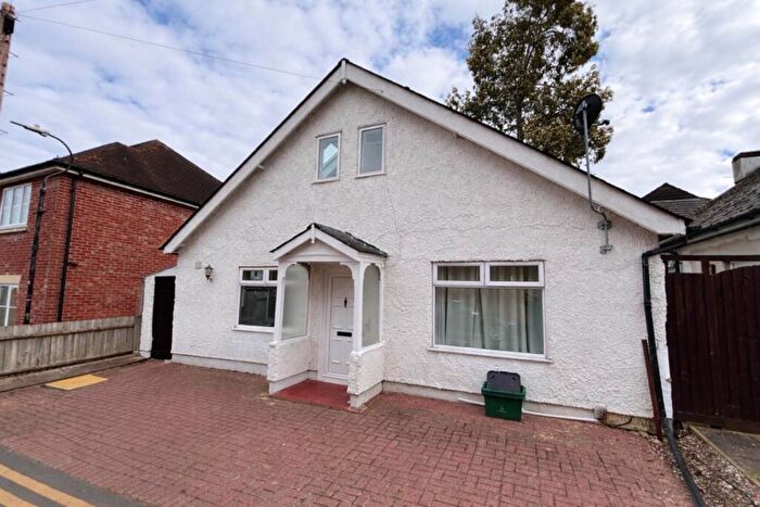 3 Bedroom Chalet To Rent In Lucas Road, Colchester, CO2