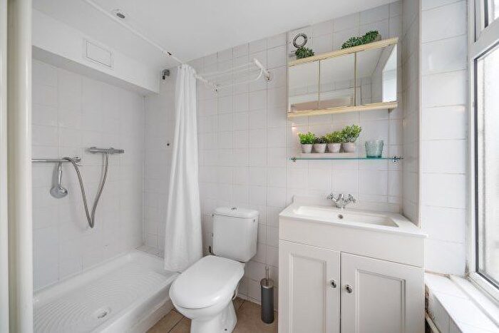 1 Bedroom Flat To Rent In Lillie Road, London, SW6