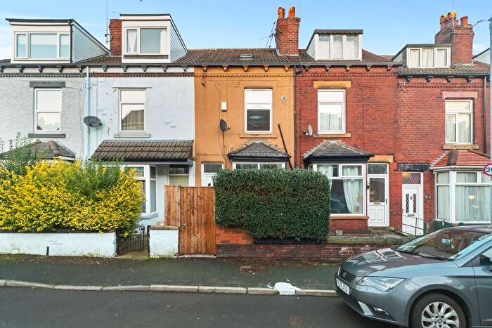 3 Bedroom Terraced House To Rent In Aston View, Leeds, LS13