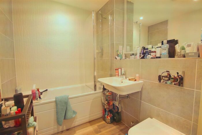1 Bedroom Flat For Sale In Dorking Grove, Edgbaston, Birmingham, B15