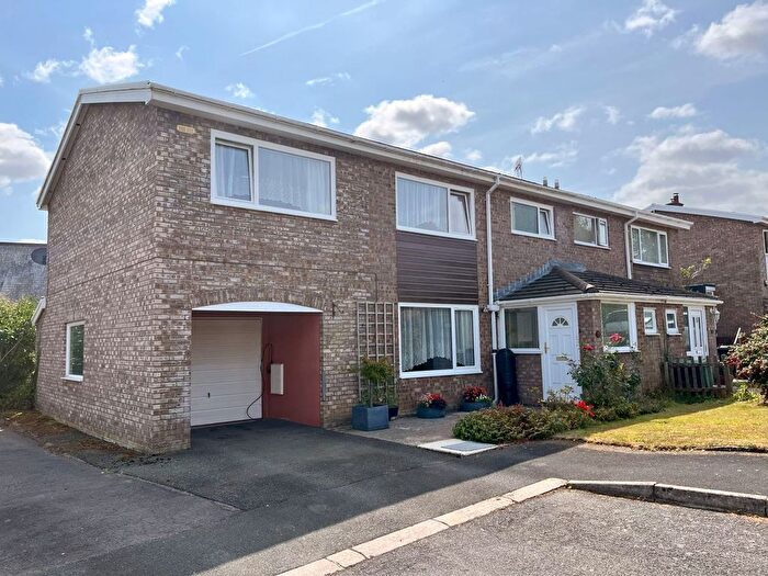 5 Bedroom Semi-Detached House For Sale In Church Close, Llangynidr, Crickhowell, NP8