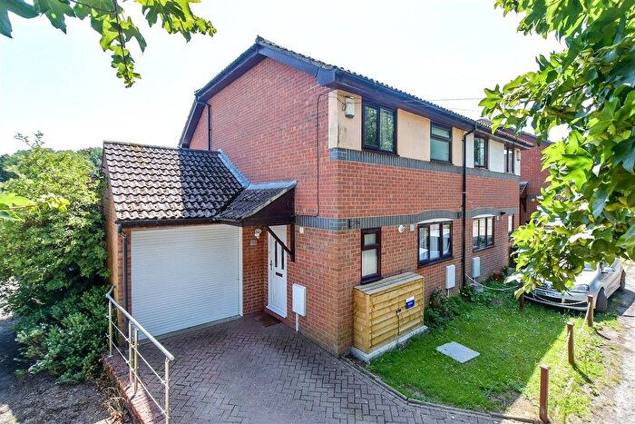3 Bedroom Semi-Detached House For Sale In Hillcrest, Great Chart, Ashford, Kent, TN23