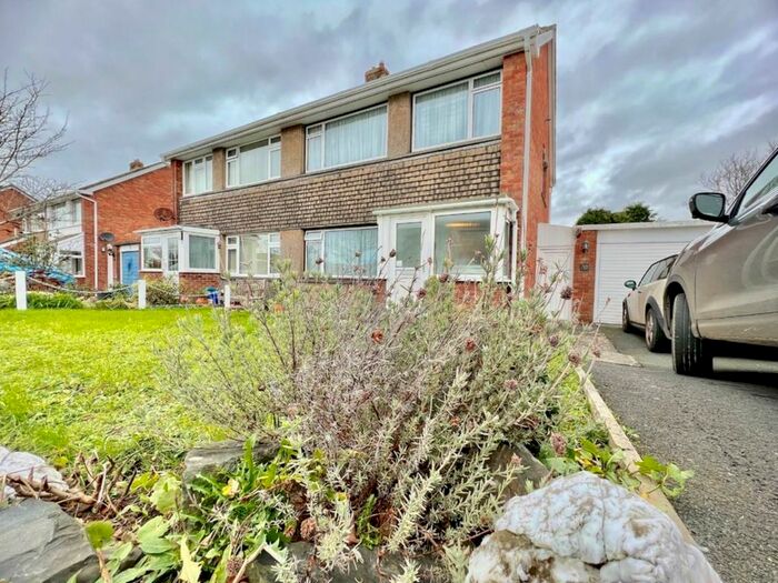 3 Bedroom Property For Sale In Erw Goch, Waunfawr, Aberystyth, SY23
