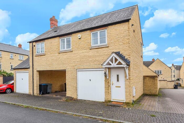 1 Bedroom Apartment To Rent In Pine Rise, Witney, OX28