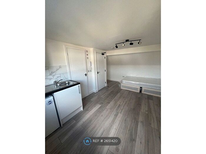 Studio To Rent In Harrow, Harrow, HA3
