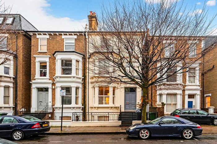 2 Bedroom Flat For Sale In Blythe Road, London, W14